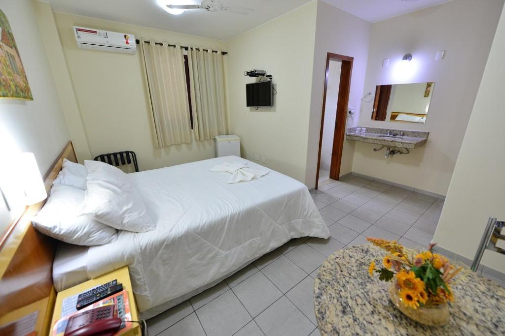 Vind'S Plaza Hotel Caratinga Bagian luar foto