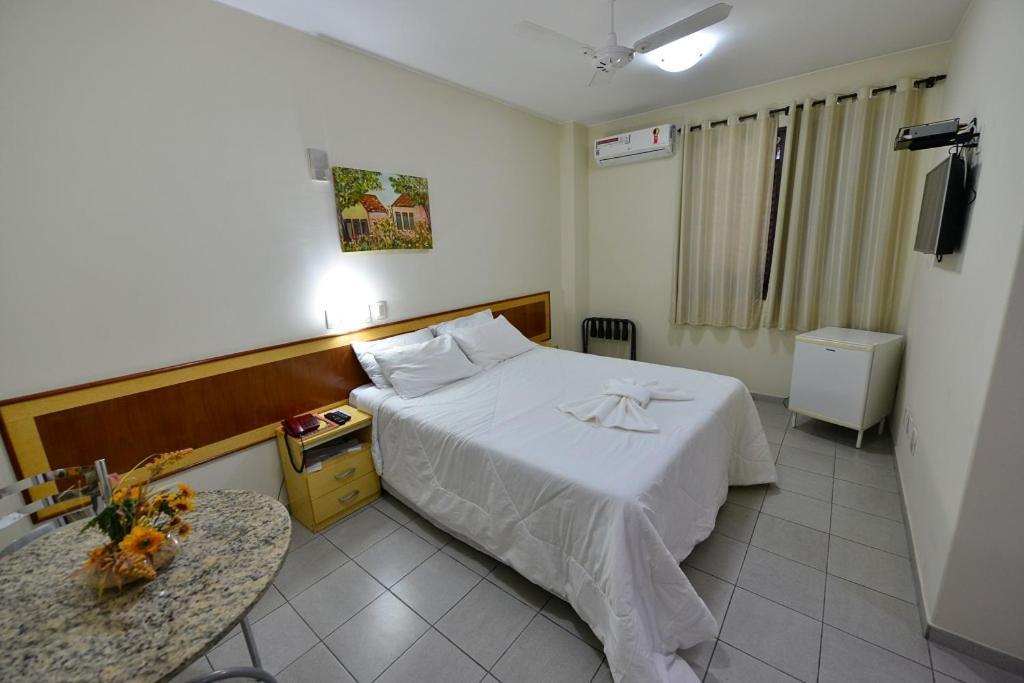 Vind'S Plaza Hotel Caratinga Bagian luar foto