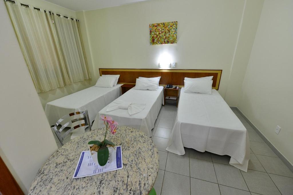 Vind'S Plaza Hotel Caratinga Bagian luar foto