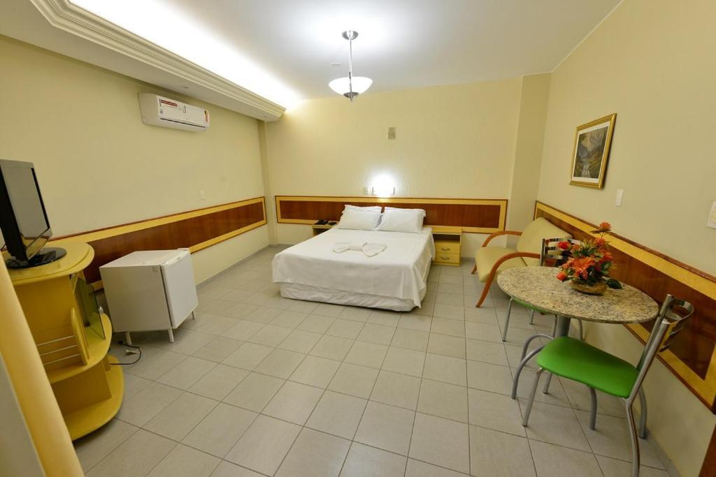Vind'S Plaza Hotel Caratinga Bagian luar foto