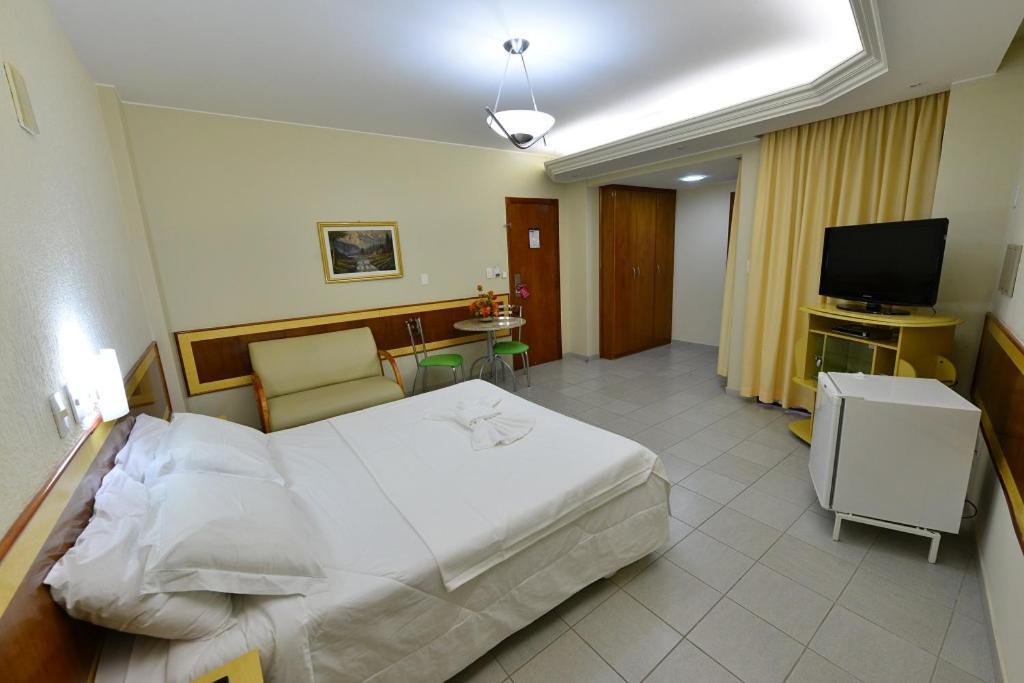 Vind'S Plaza Hotel Caratinga Bagian luar foto