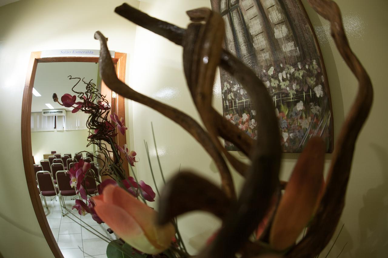 Vind'S Plaza Hotel Caratinga Bagian luar foto