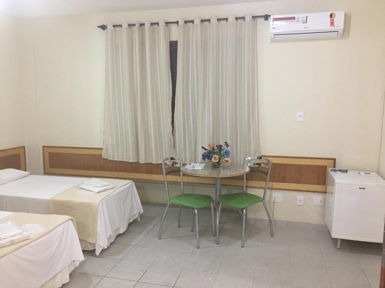 Vind'S Plaza Hotel Caratinga Bagian luar foto